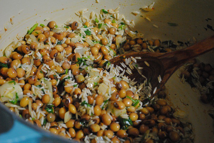 Making Arroz con Gandules | Puerto Rican Rice with Pigeon Peas