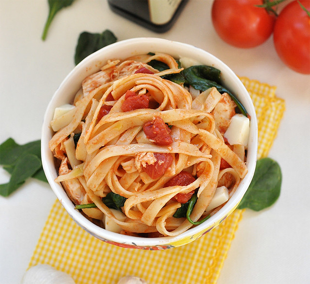 Fettuccine with Garlic and Tomatoes