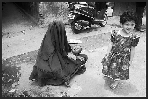 Bandras Youngest Street Photographer Marziya Shakir Shoots Muslim Beggars by firoze shakir photographerno1