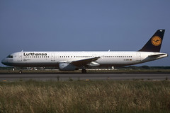 Lufthansa A321-131 D-AIRO BCN 31/07/2000