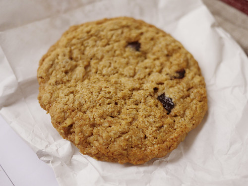 04-12 oatmeal raisin cookie