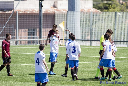 Agatino Dadone (al centro) autore del primo gol contro la Salernitana