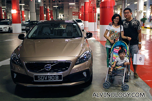 The Alvinology family at the car park of Resorts World Sentosa