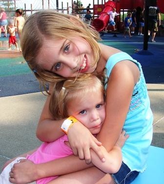 Hannah and Lizzie at Holiday World