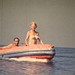 Vacances en Normandie en 1959 : un tour en canot pneumatique