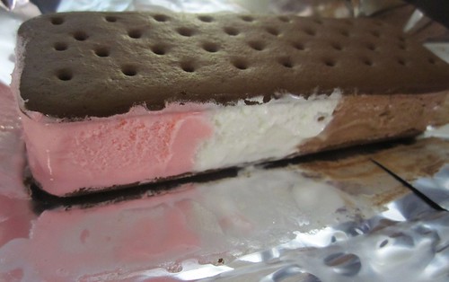 ice cream bar by Rakka