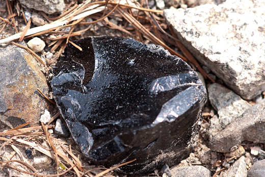 黒曜石　obsidian