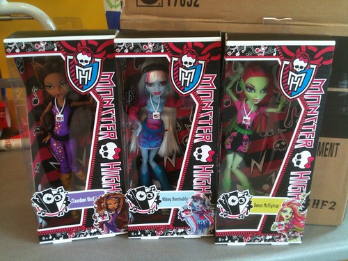 MONSTER HIGH MUSIC FESTIVAL ARE OUT !!!