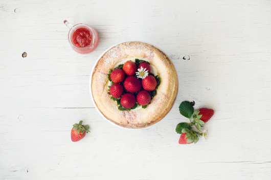 Delicious Bites: Strawberry Swirl Cheesecake