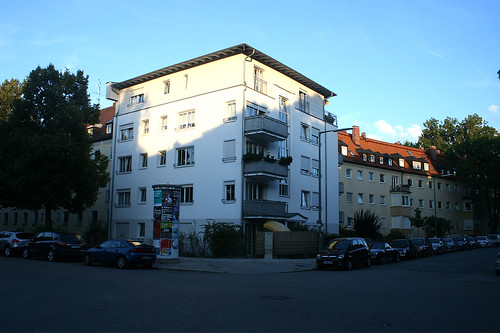 Röntgenstraße, Ecke Mühlbaurstraße