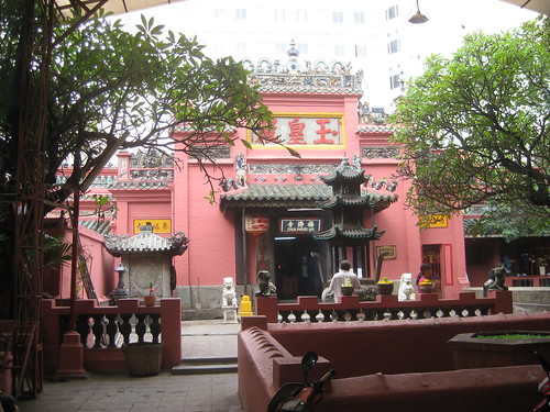 pagode_empereur_jade_cour
