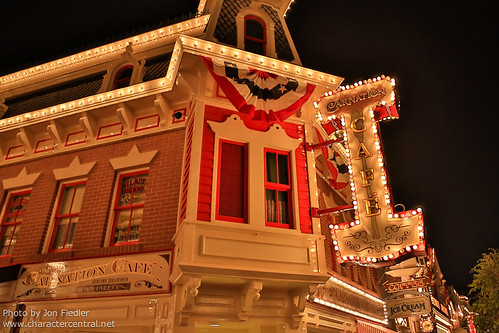 Disneyland July 2012 - Wandering through Main Street USA