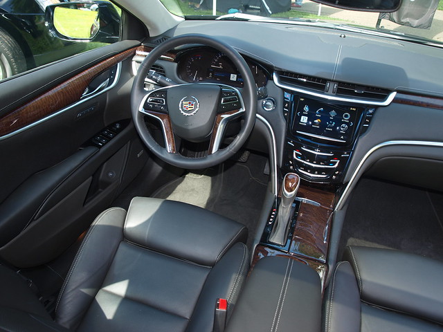 2013 Cadillac XTS 9
