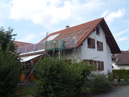 Haus mit abgebauter PV Anlage
