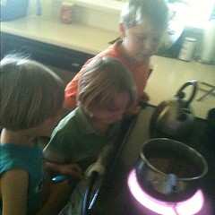 More #homeschool in the kitchen- cooking Pinto beans= RADIANT energy & Conduction - boiling= Convection #hsmommas