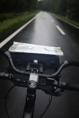 Cycling up the Onne-yu pass (Route 247) in rain (Hokkaido, Japan)