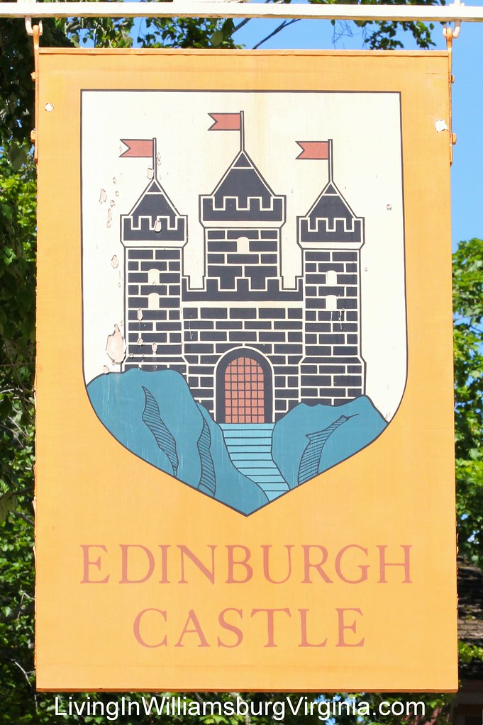 edinburgh castle sign