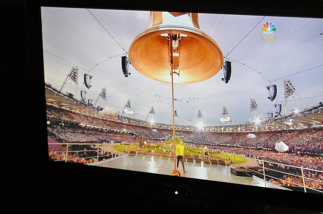 Wiggins and giant bell open Olympic Ceremony