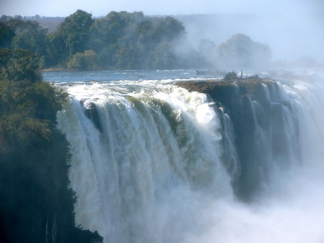 victoria falls in zimbabwae