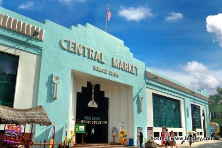 Central Market Kuala Lumpur Signs Collaborative Agreement WITH UiTM