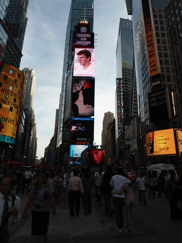 Times Square, New York 2012, USA - www.meEncantaViajar.com by javierdoren