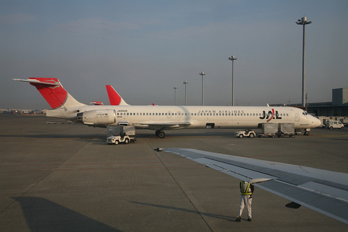Japan Airlines JA004D