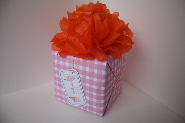 Giftwrap by Usagi Por Moi