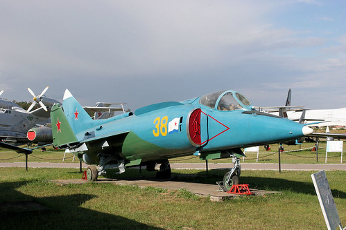 Yakovlev Yak-38M 38 yellow