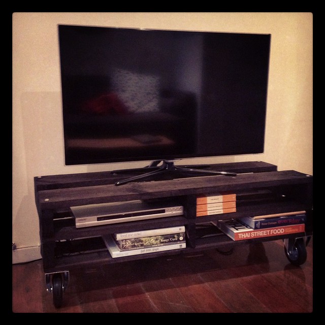 Pallet TV stand | Flickr - Photo Sharing!