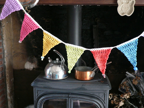 Beaded bunting in kitchen 2