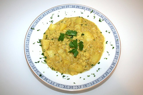 36 - Indisches Blumenkohl-Kartoffel-Curry / Indian coliflower potato curry - Serviert