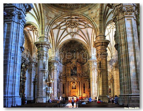 Basílica Santa María del Coro by VRfoto
