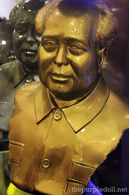 Chariman Mao display pieces