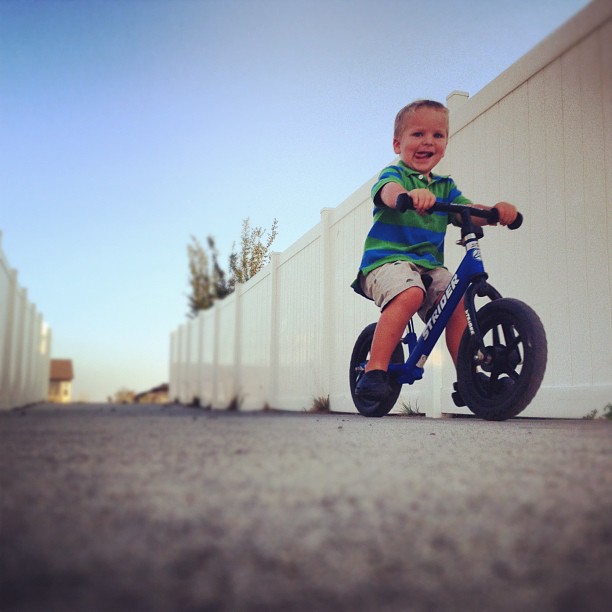 Goose kicking arse on his strider bike. Balancing, check. Next to the pedals, then to the pros ;) 