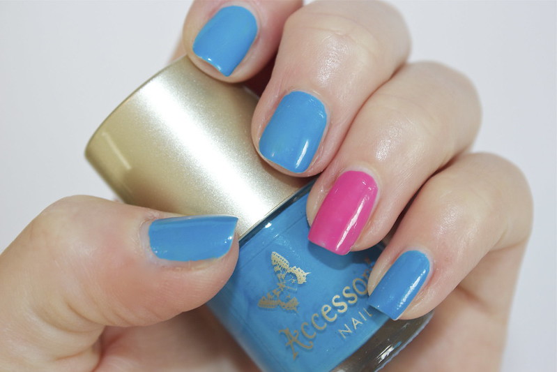 pink and blue accent nail