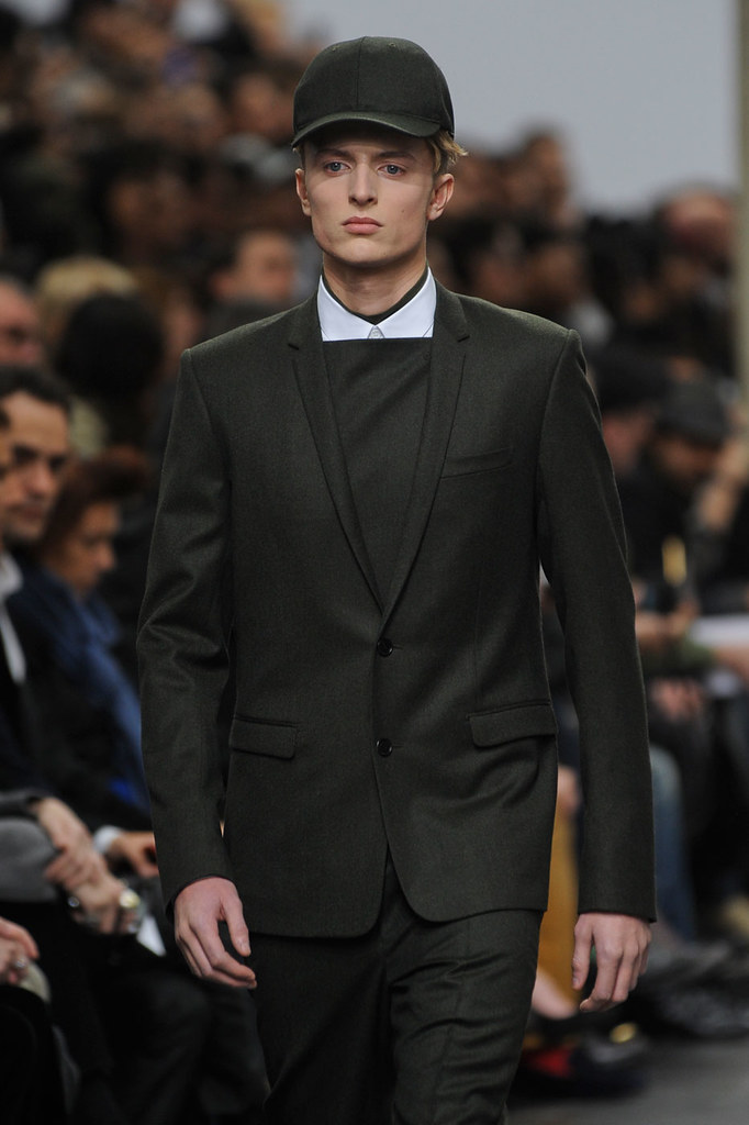 Max Rendell3023_FW12 Paris Dior Homme(fashionising.com)