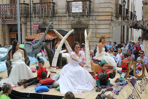 Las damas de homor y la Reina de las fiestas de San Mateo en Reinosa 2012