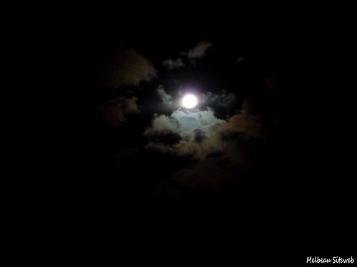 Lune & nuages