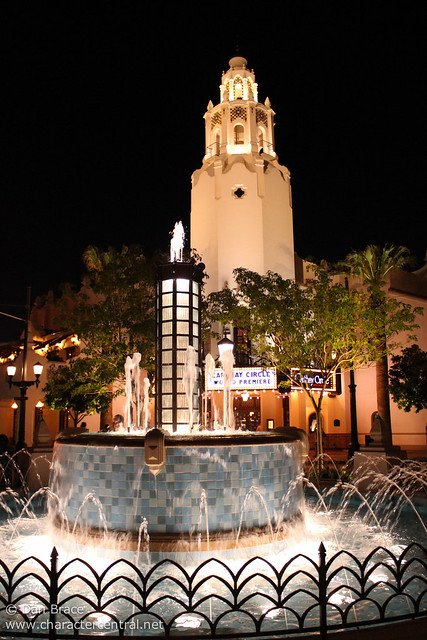 Carthay Circle Theatre by night