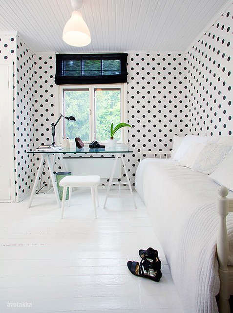 home-office-with-polka-dots-wallpaper