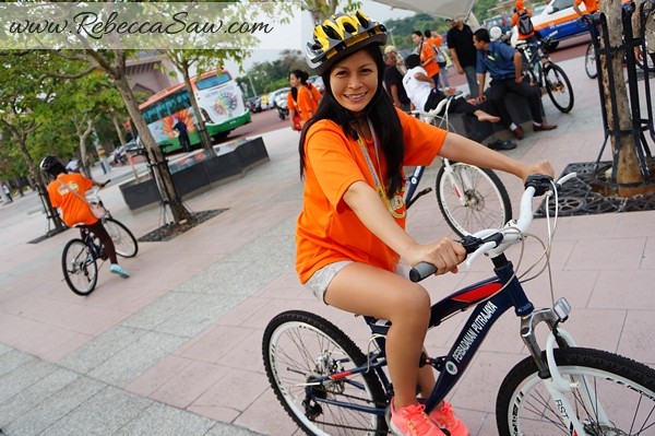 Malaysia Tourism Hunt 2012 - bicycle rent - riding