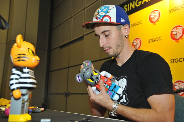 Cult favourite, Simone Legno, creator of the popular tokidoki brand, signing autographs for fans at the STGCC Walk of Fame