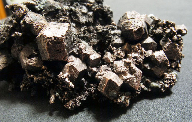 Native_copper_crystals