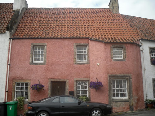 pink house in Culross, Fife