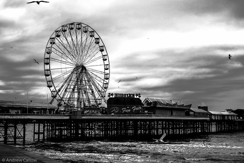 Blackpool Pier_B&W-1