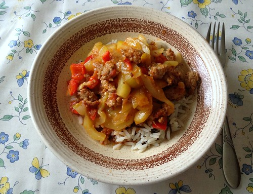 Zucchini-Paprika-Topf mit Hackfleisch / Zucchini bell pepper stew with ground meat