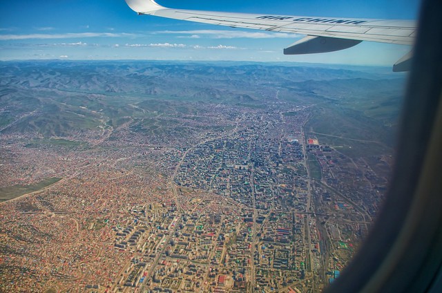 空から見たモンゴルの首都ウランバートル