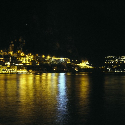 Limone by night