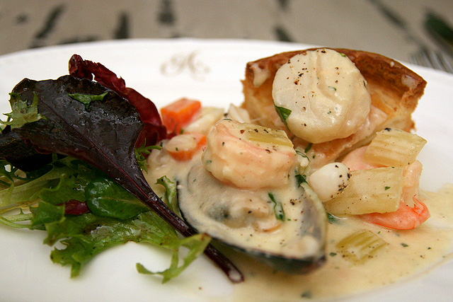 Bouchées aux fruits de mer - Seafood in puff pastry case