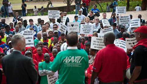 Striking staff workers at the University of Witwatersrand in the Republic of South Africa. The workers are demanding a 9 percent pay hike. by Pan-African News Wire File Photos